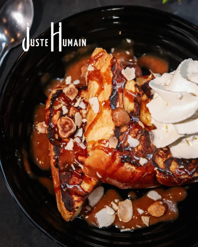 Le plus dur, ce n'est pas de choisir le brunch… c'est de choisir par quoi commencer.Plutôt brioche perdue au caramel et noisettes, pyramide de pancakes, granola bowl, toast à l'avocat ou œufs brouillés ?
Quel que soit votre choix, notre formule brunch a de quoi satisfaire toutes les envies.Installez-vous en terrasse, profitez de l'ambiance paisible du Port Ariane et prenez le temps de savourer votre matinée.Notre brunch est servi tous les matins de 8h à 11h30. On vous attend !🕑 Mardi au dimanche : 10h30 - 00h
📍 Café Juste Humain - 6 Rue des Consuls, Port Ariane, Lattes#cafejustehumain #brunch #portariane #bonplans #brunchmontpellier #lattes